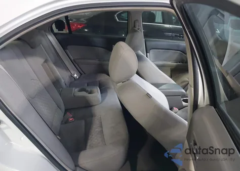 2011 Ford Fusion Se z USA, uszkodzony, nr VIN 3FAHP0HG3BR213033